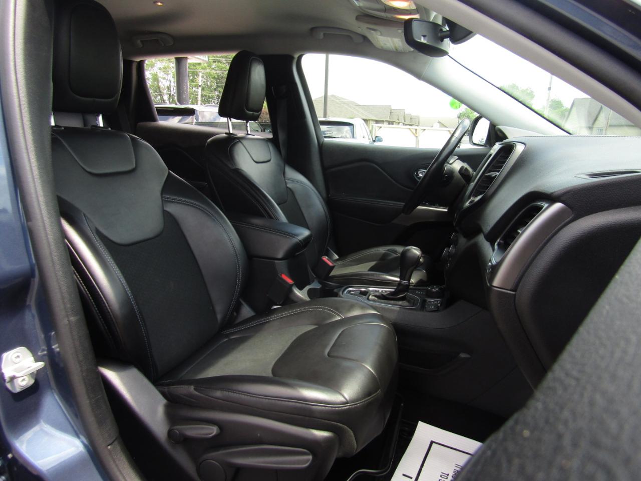 Jeep Cherokee Latitude Plus 4WD 2019