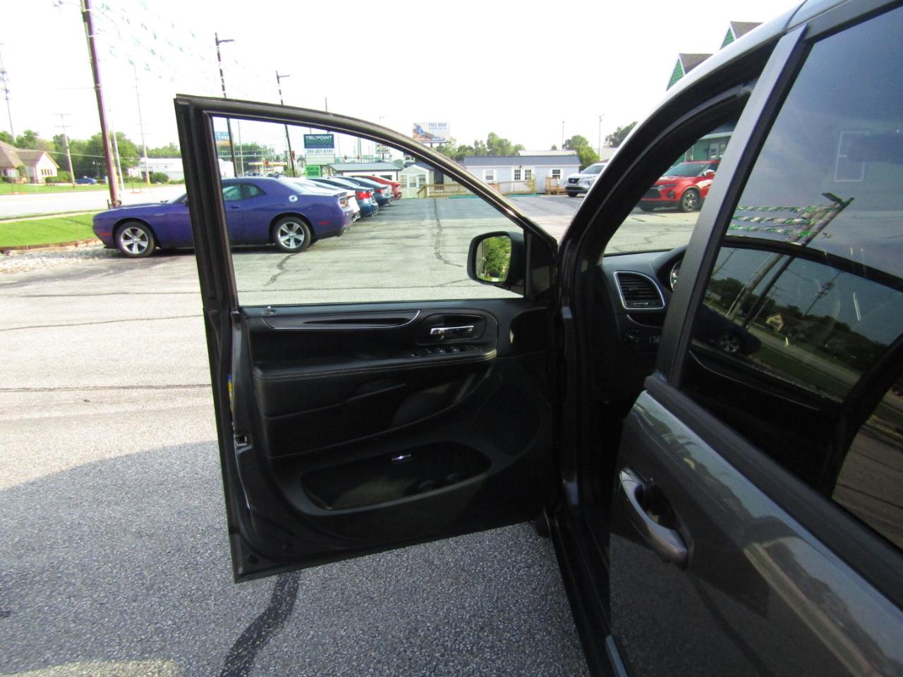 Dodge Grand Caravan SXT 2014