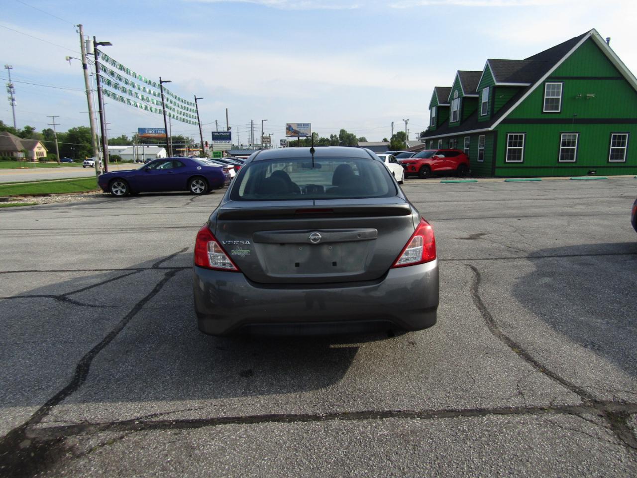 Nissan Versa 1.6 S Plus 2018