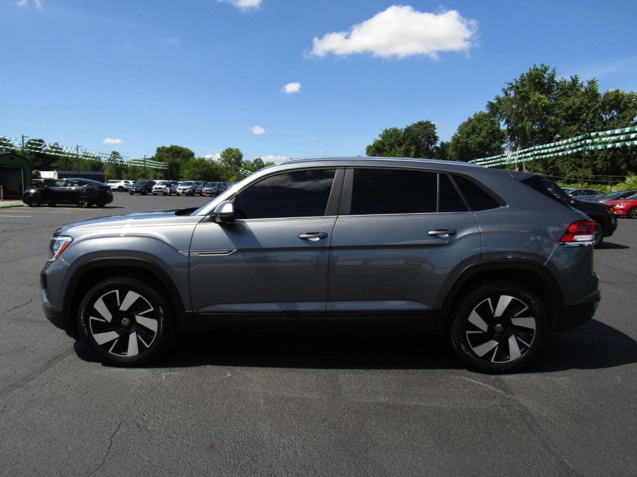 Volkswagen Atlas Cross Sport SE w/Technology AWD 2024