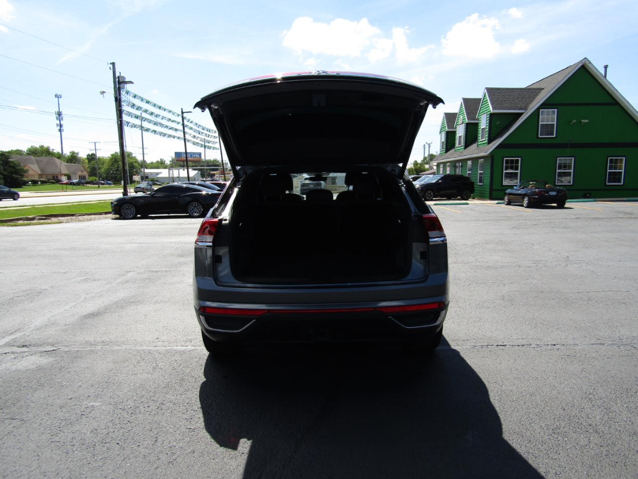 Volkswagen Atlas Cross Sport SE w/Technology AWD 2024