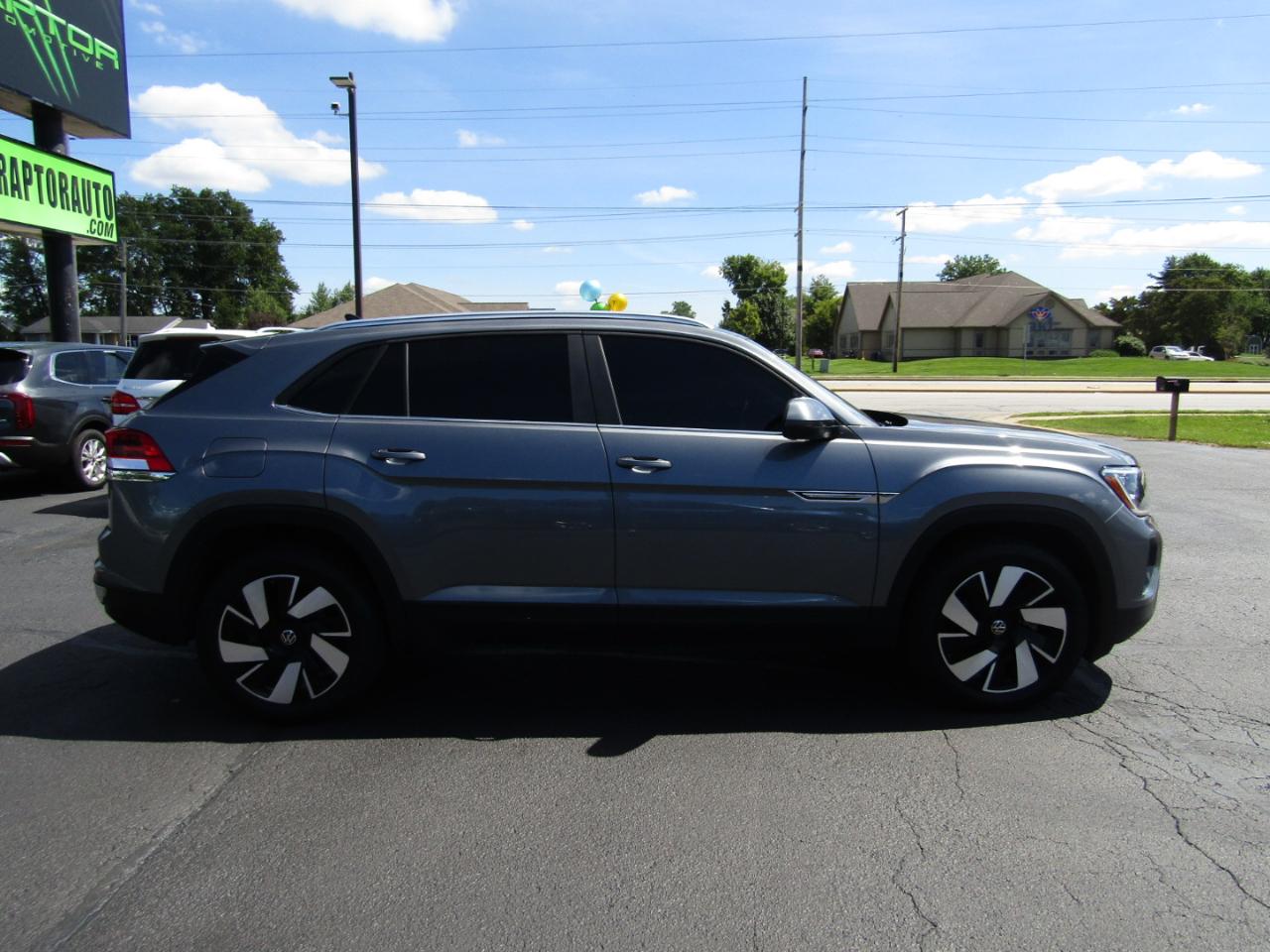 Volkswagen Atlas Cross Sport SE w/Technology AWD 2024