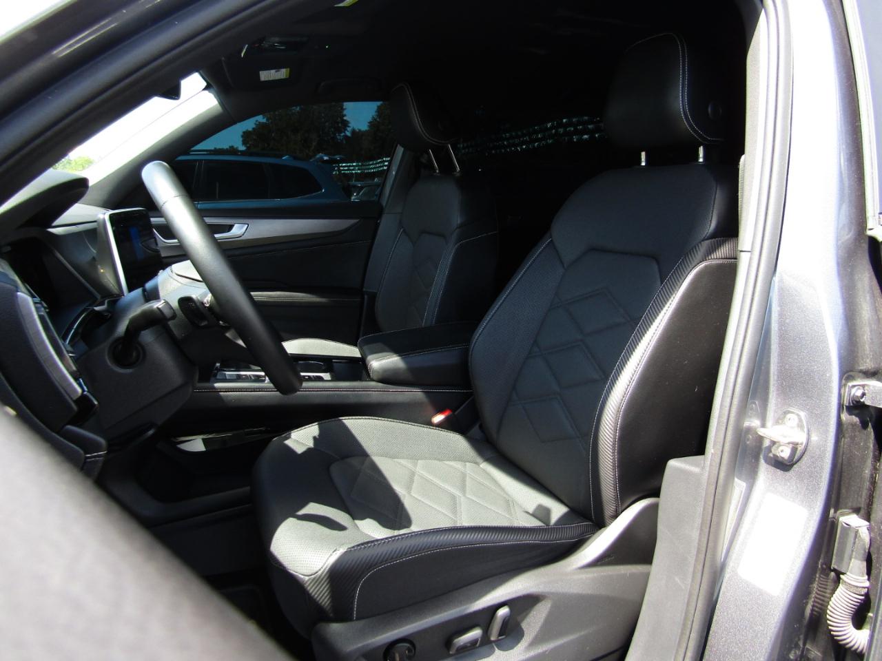 Volkswagen Atlas Cross Sport SE w/Technology AWD 2024