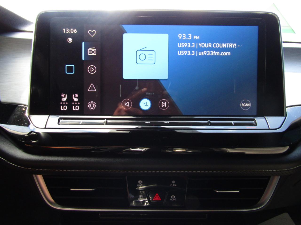 Volkswagen Atlas Cross Sport SE w/Technology AWD 2024