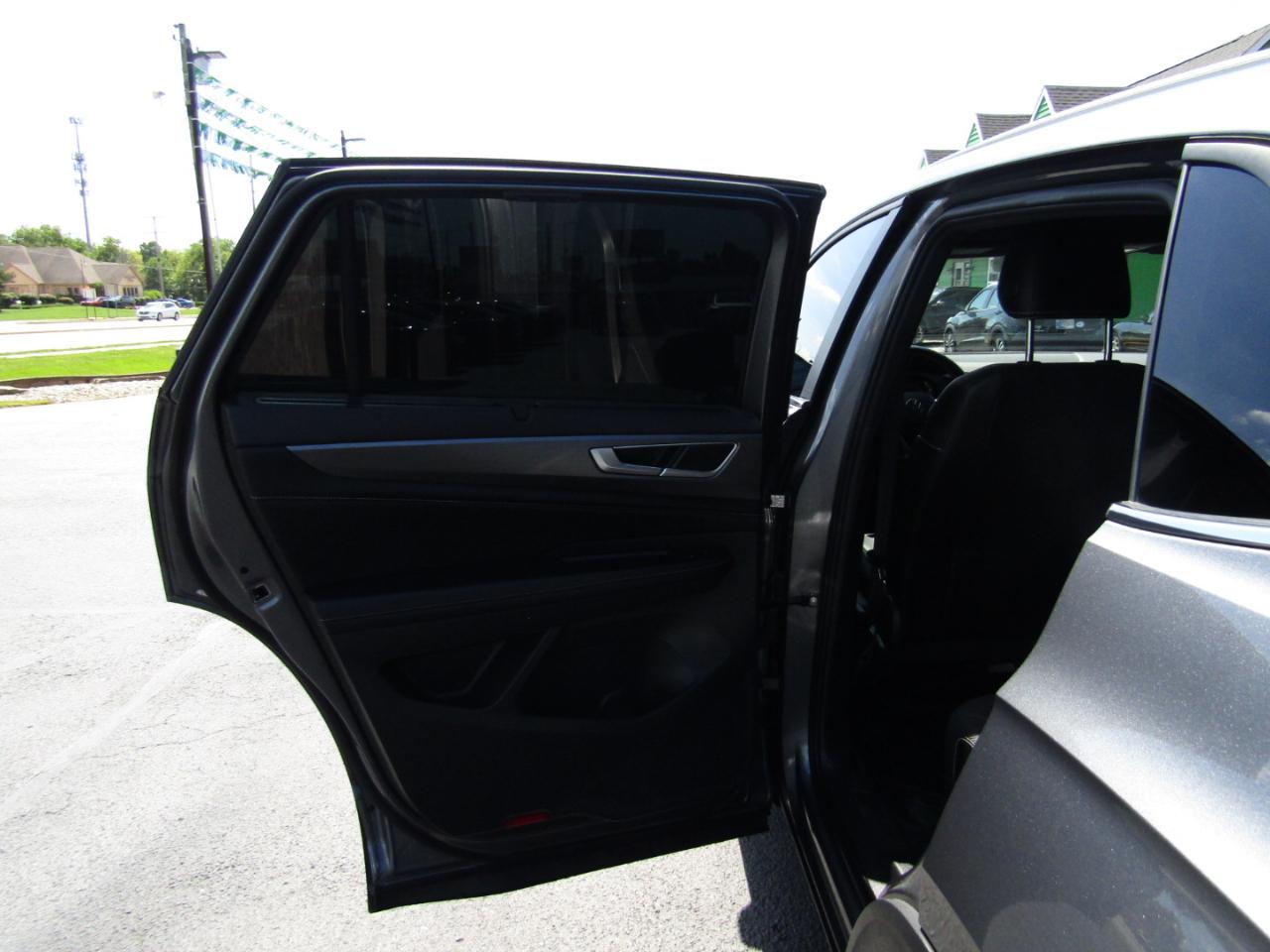 Volkswagen Atlas Cross Sport SE w/Technology AWD 2024