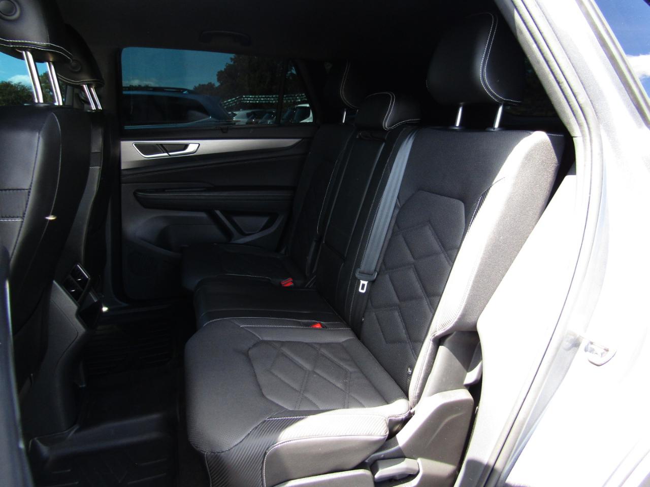 Volkswagen Atlas Cross Sport SE w/Technology AWD 2024