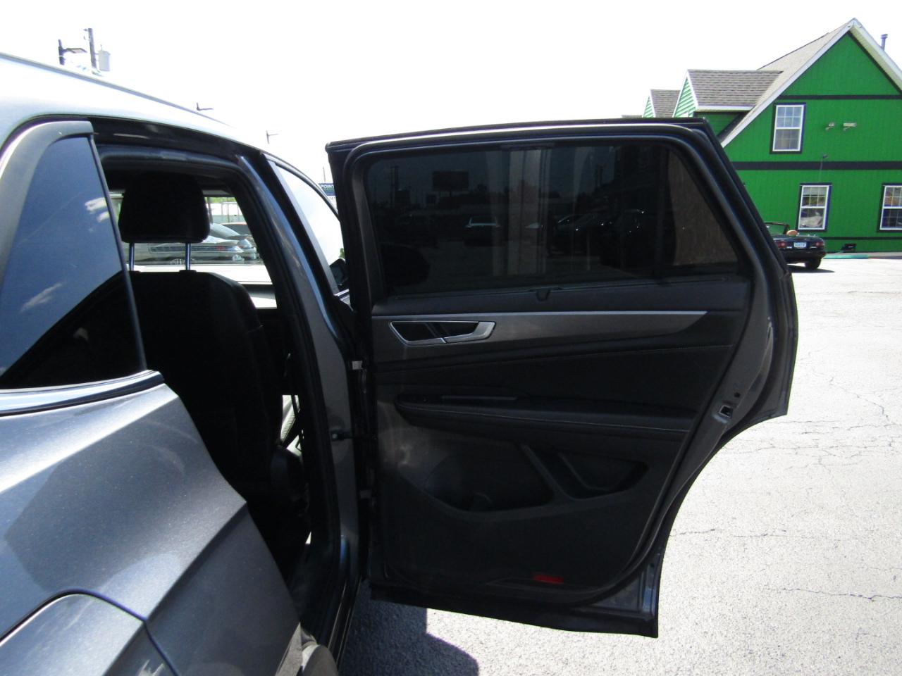 Volkswagen Atlas Cross Sport SE w/Technology AWD 2024
