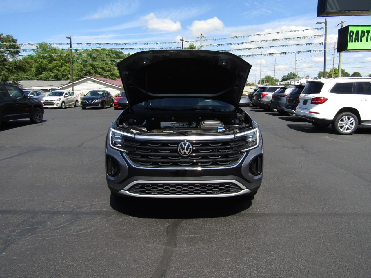 Volkswagen Atlas Cross Sport SE w/Technology AWD 2024