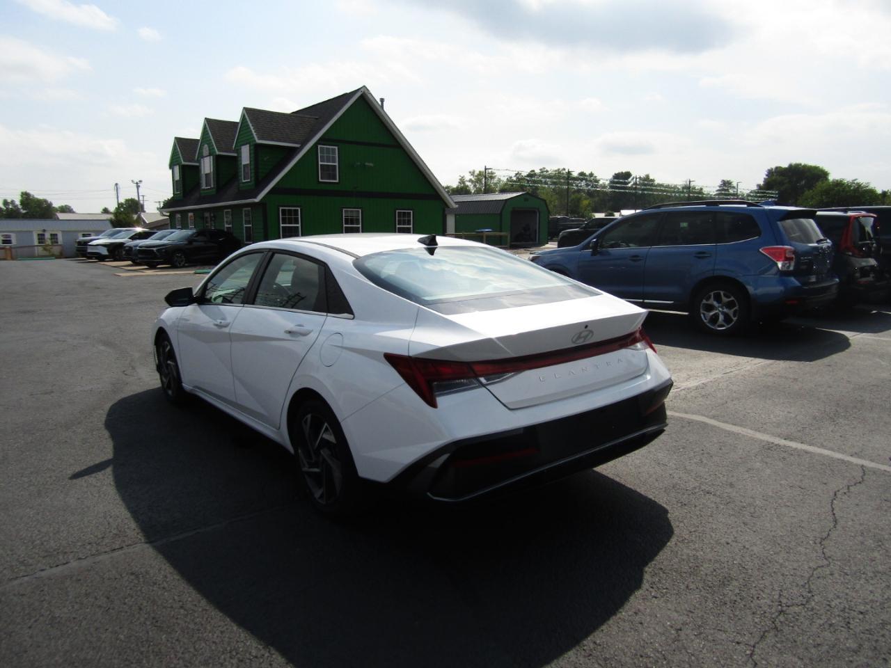 Hyundai Elantra SEL 2024