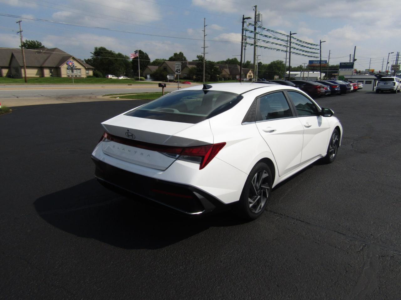 Hyundai Elantra SEL 2024