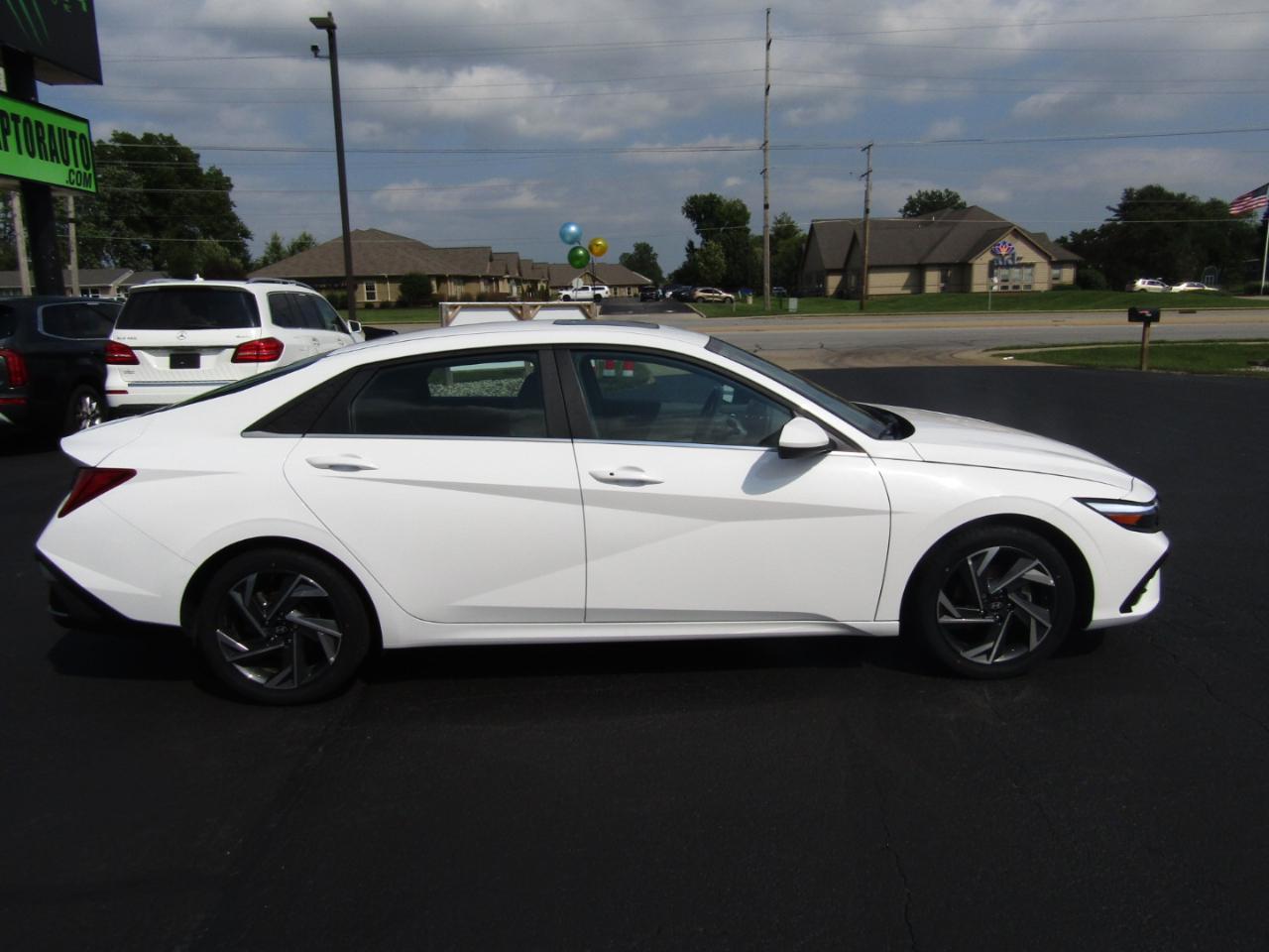 Hyundai Elantra SEL 2024