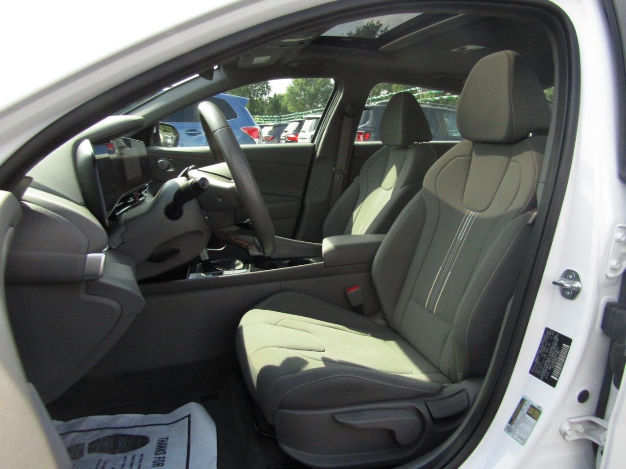 Hyundai Elantra SEL 2024