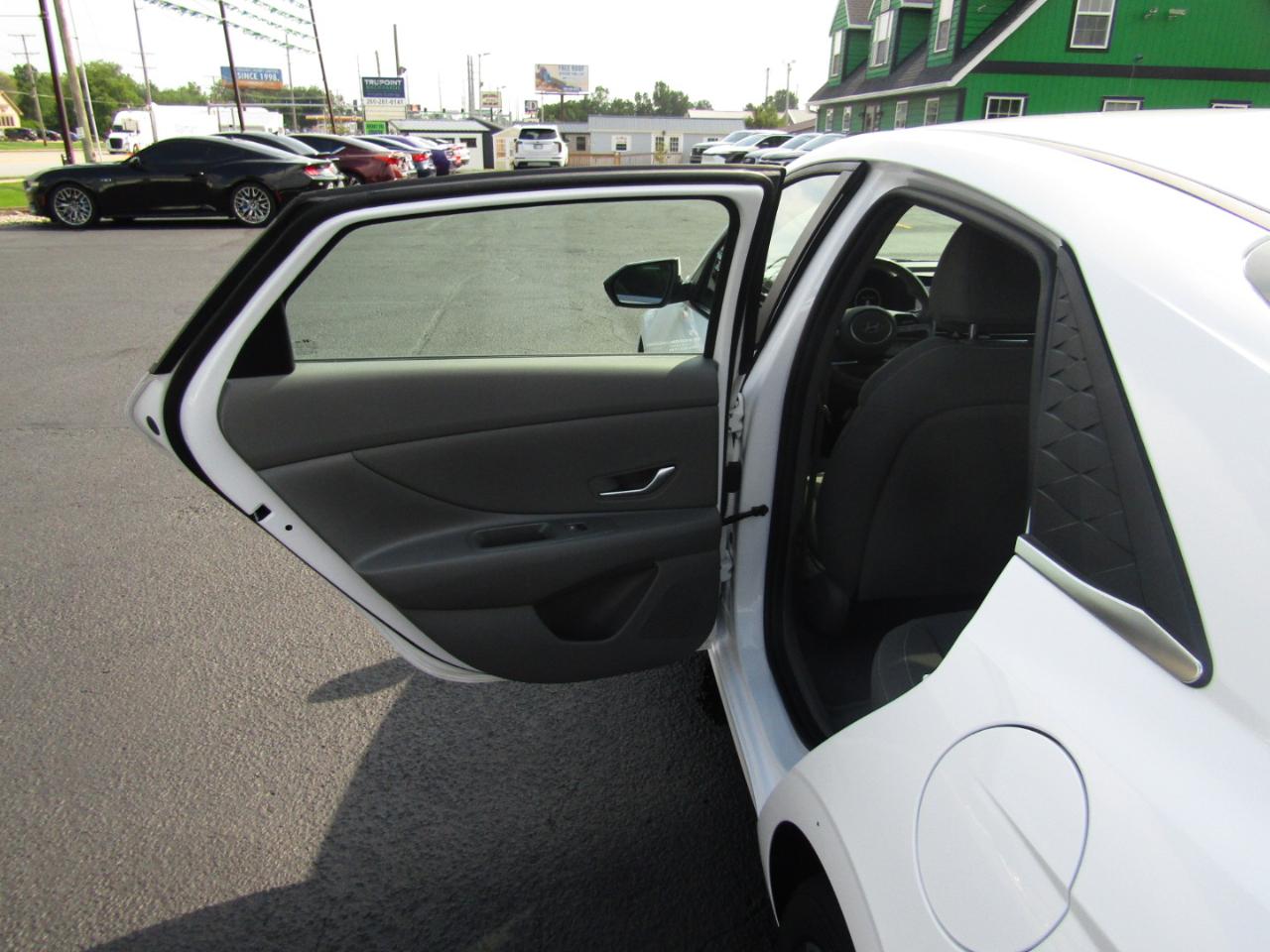 Hyundai Elantra SEL 2024