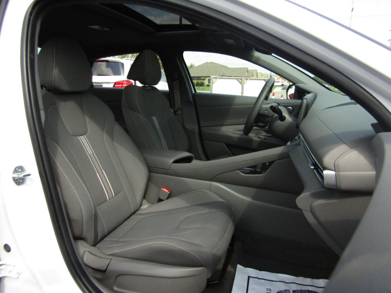 Hyundai Elantra SEL 2024