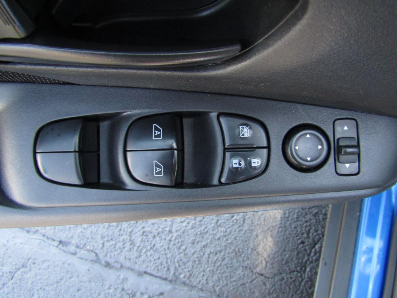Nissan Kicks S 2023