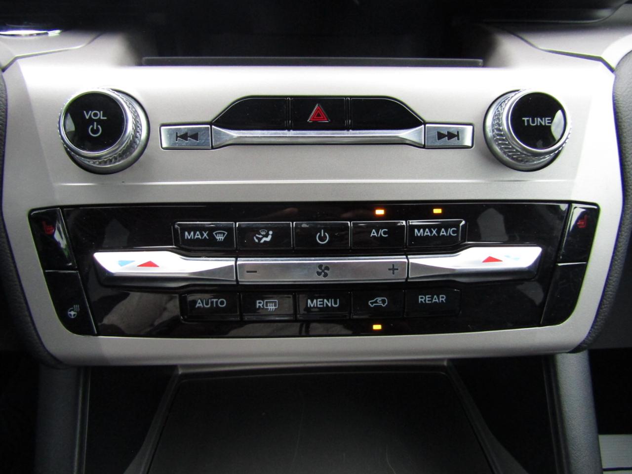 Ford Explorer  2023