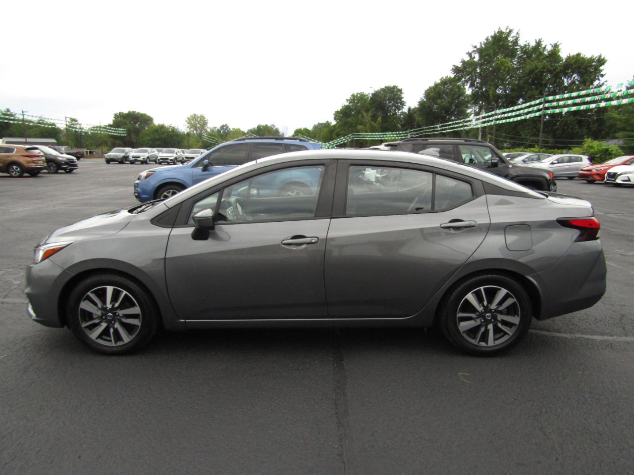 Nissan Versa SV 2021