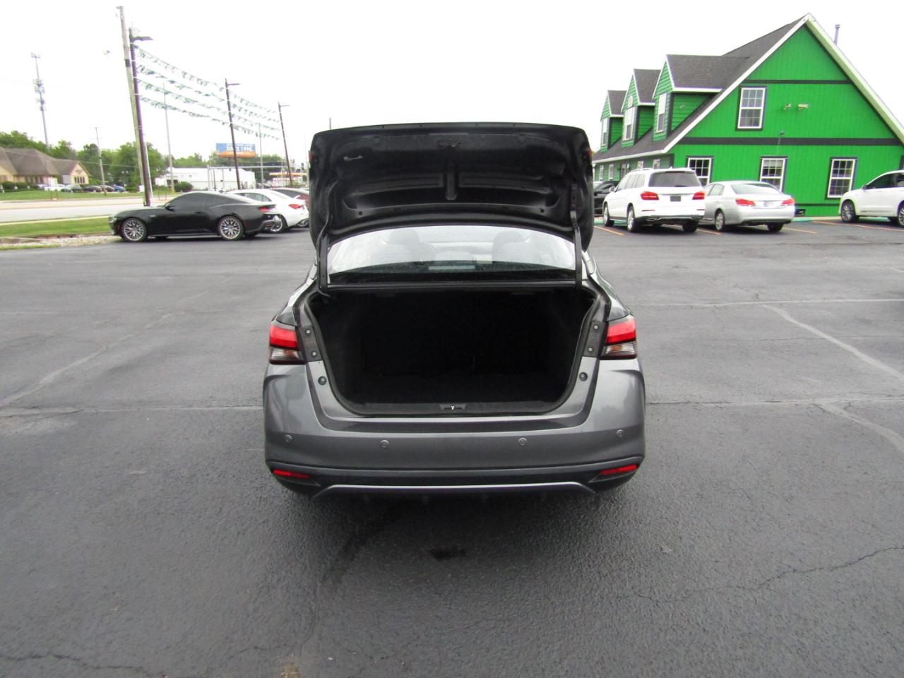 Nissan Versa SV 2021