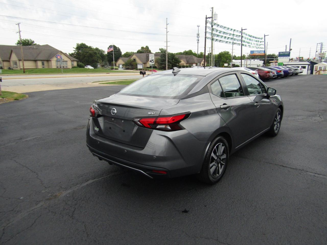 Nissan Versa SV 2021