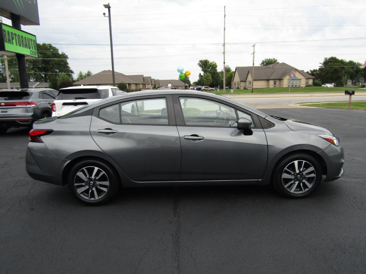 Nissan Versa SV 2021