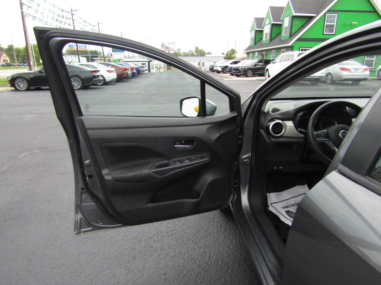 Nissan Versa SV 2021