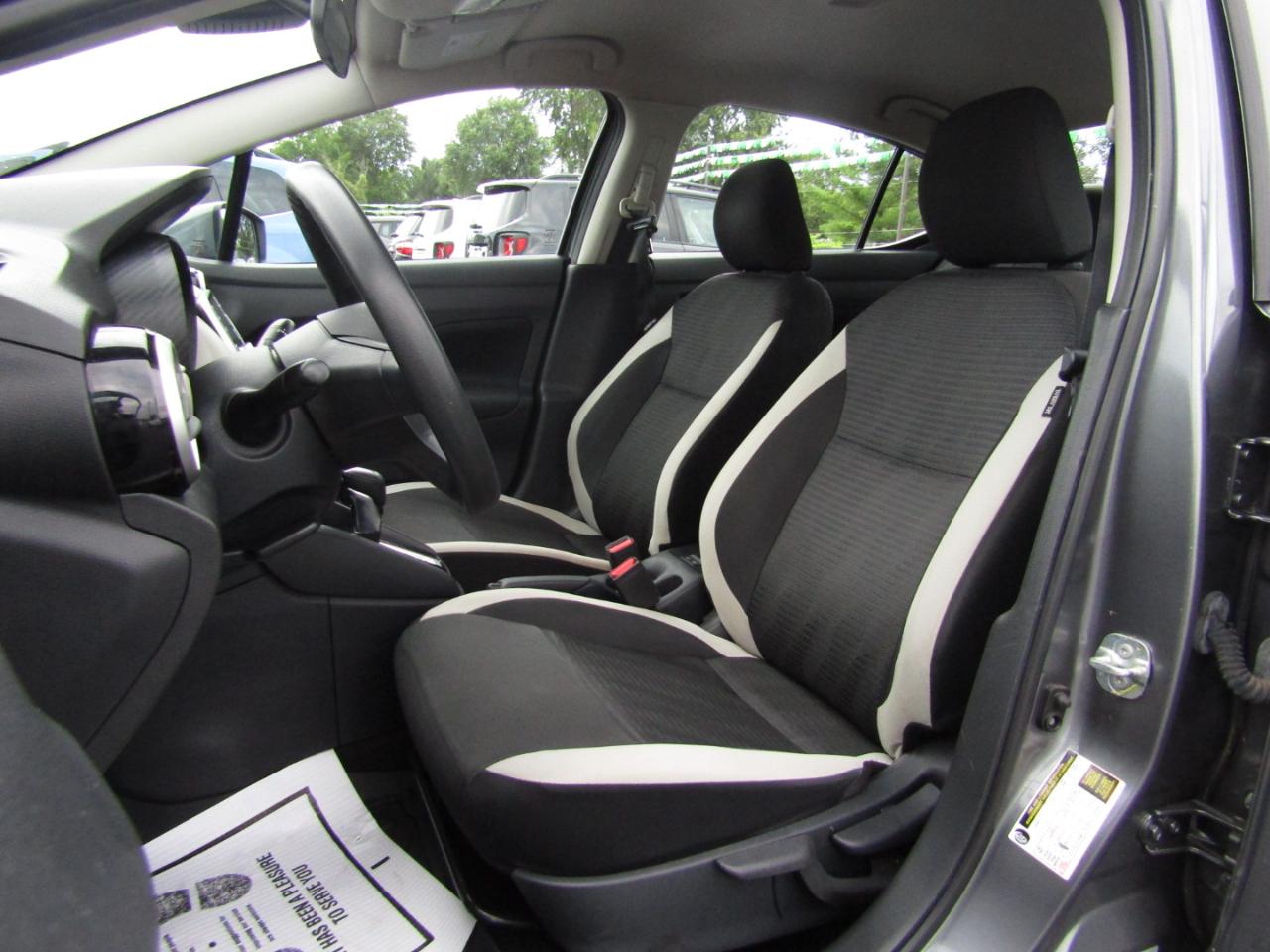 Nissan Versa SV 2021