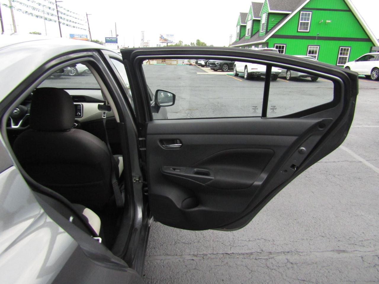 Nissan Versa SV 2021