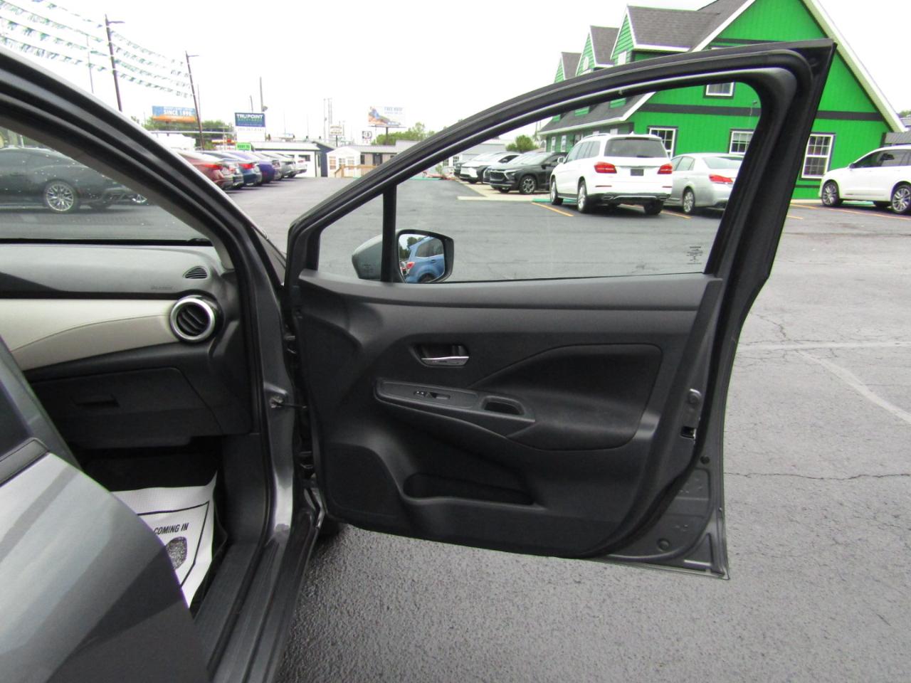 Nissan Versa SV 2021