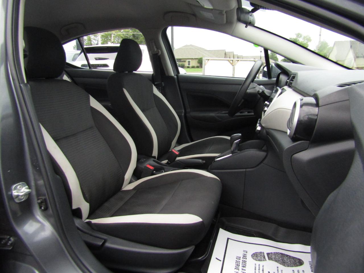 Nissan Versa SV 2021