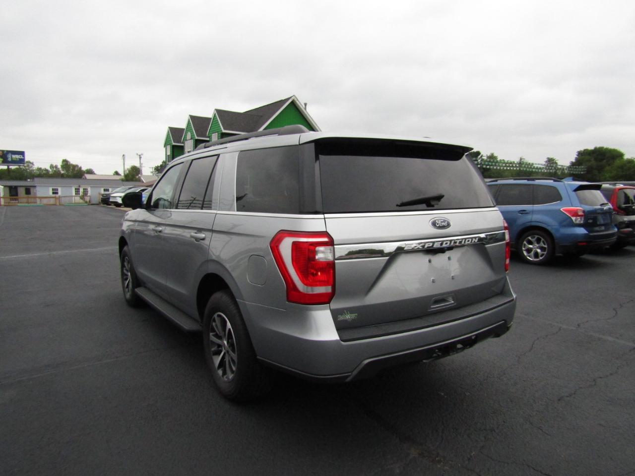 Ford Expedition  2021