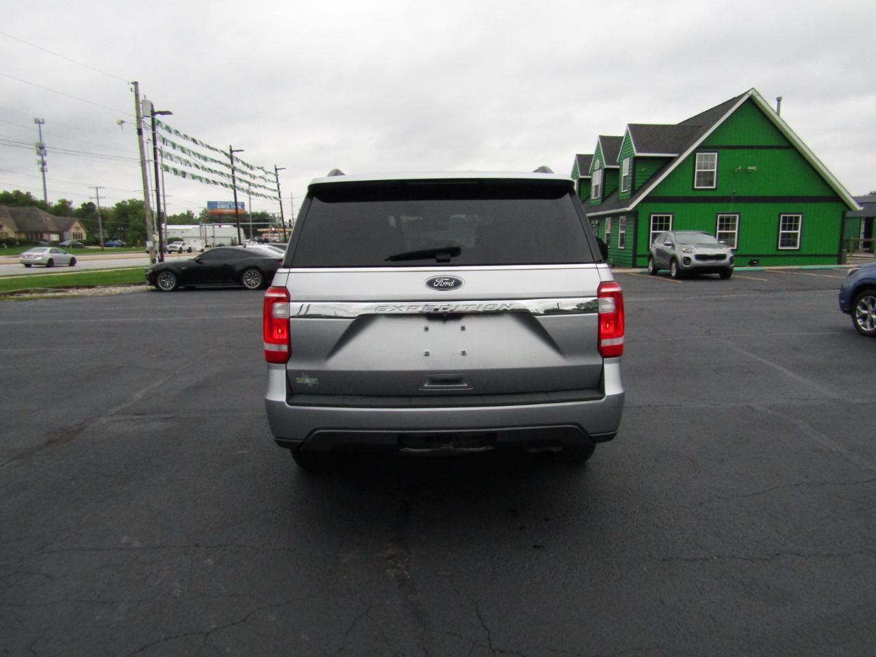 Ford Expedition  2021