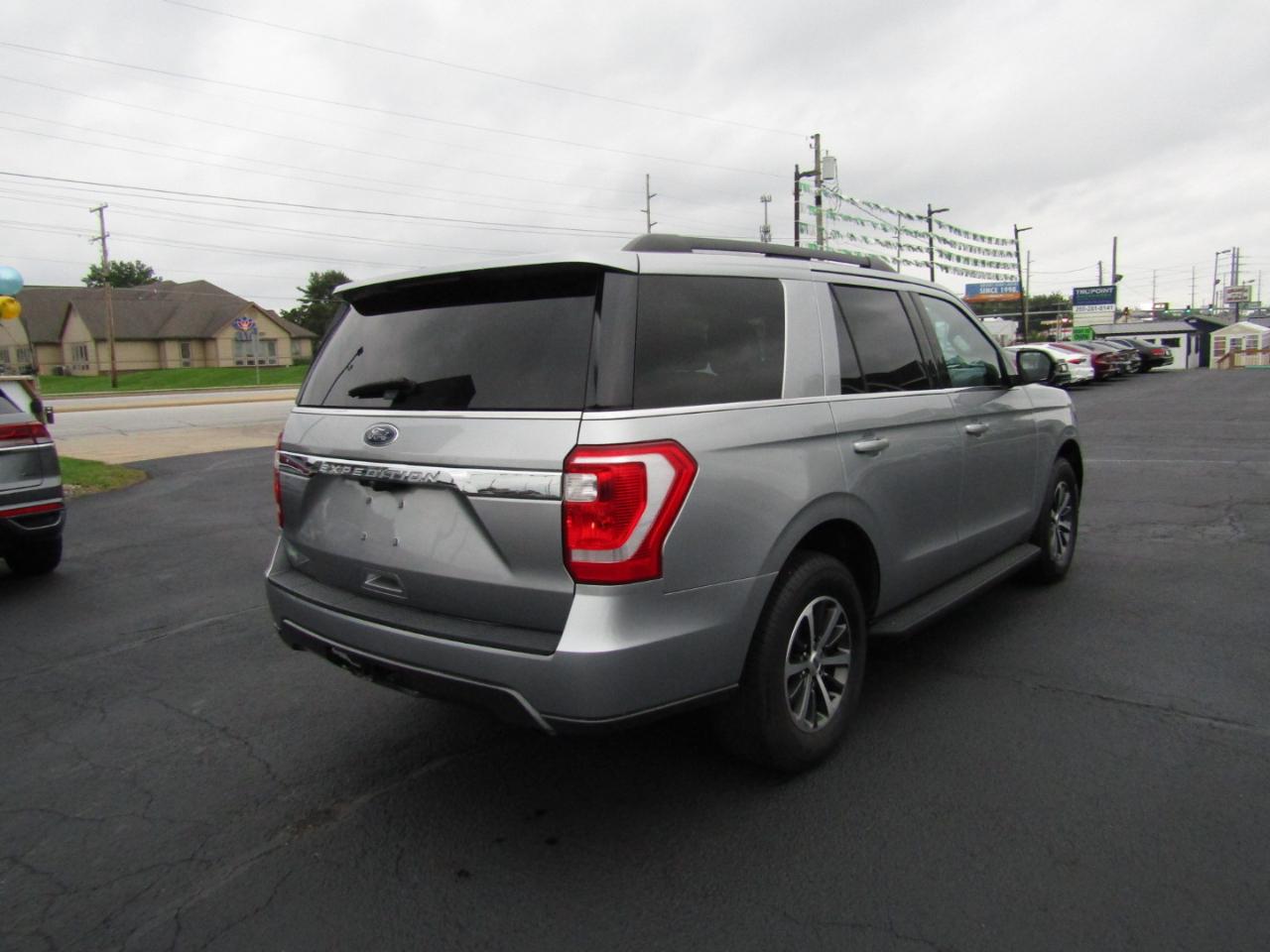 Ford Expedition  2021