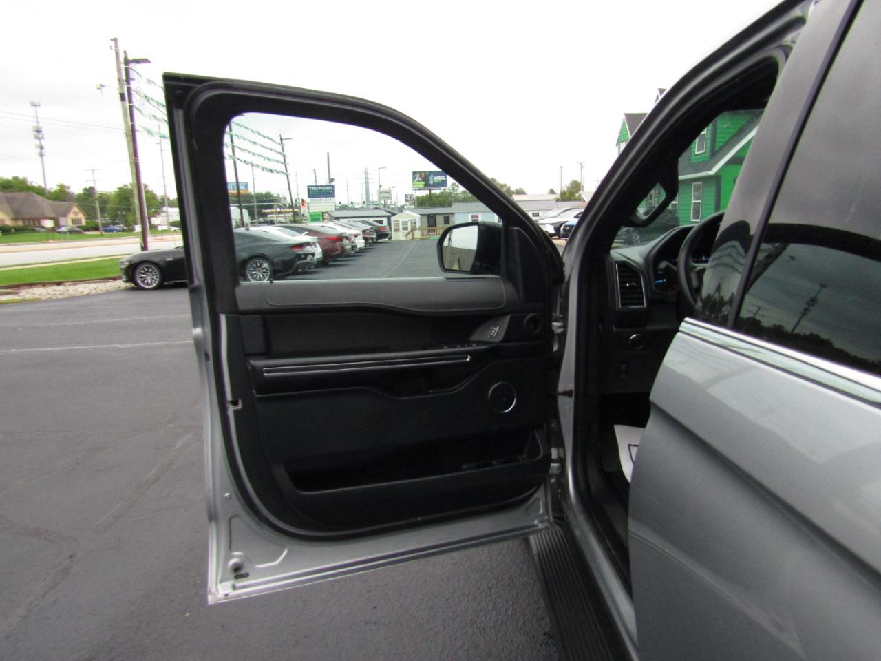 Ford Expedition  2021