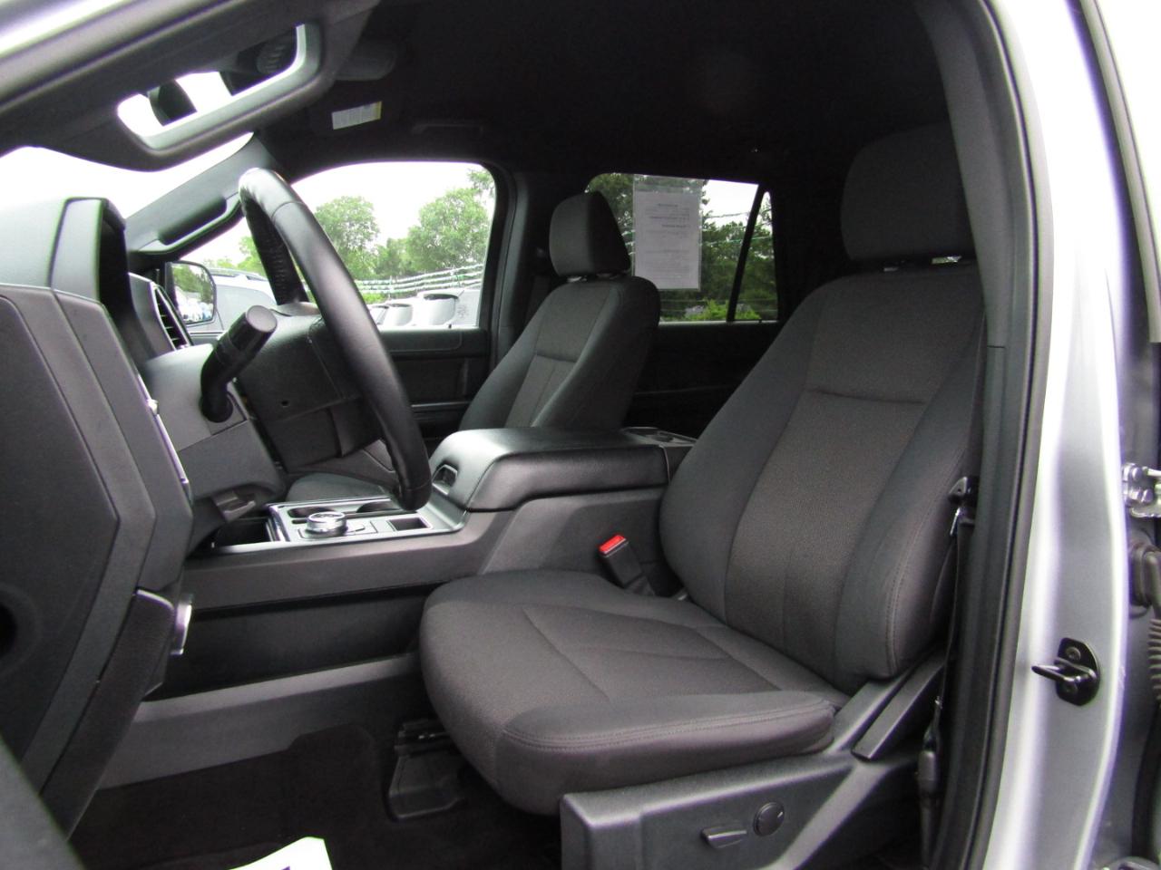 Ford Expedition  2021