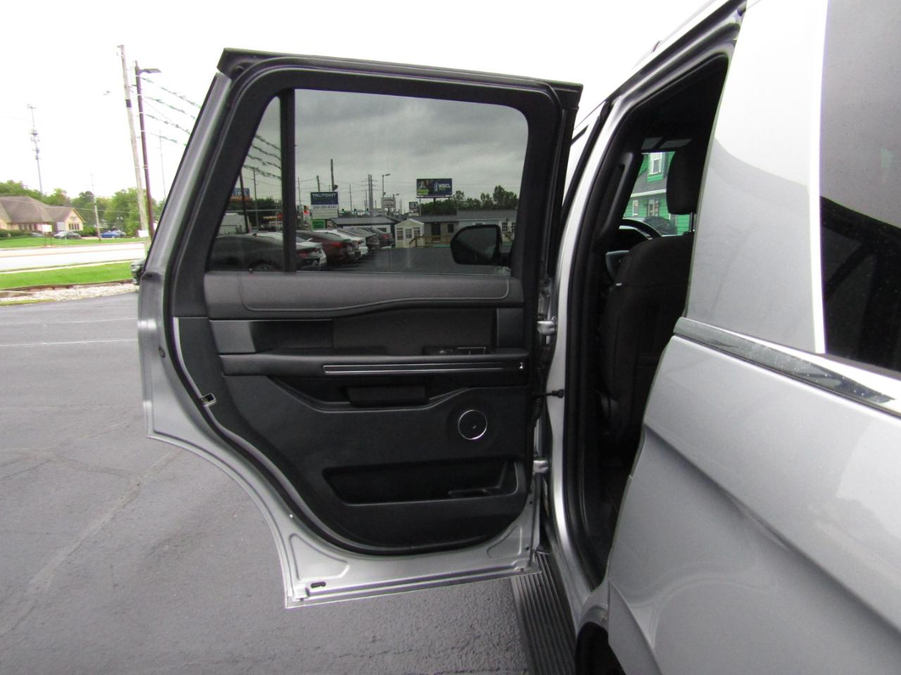 Ford Expedition  2021
