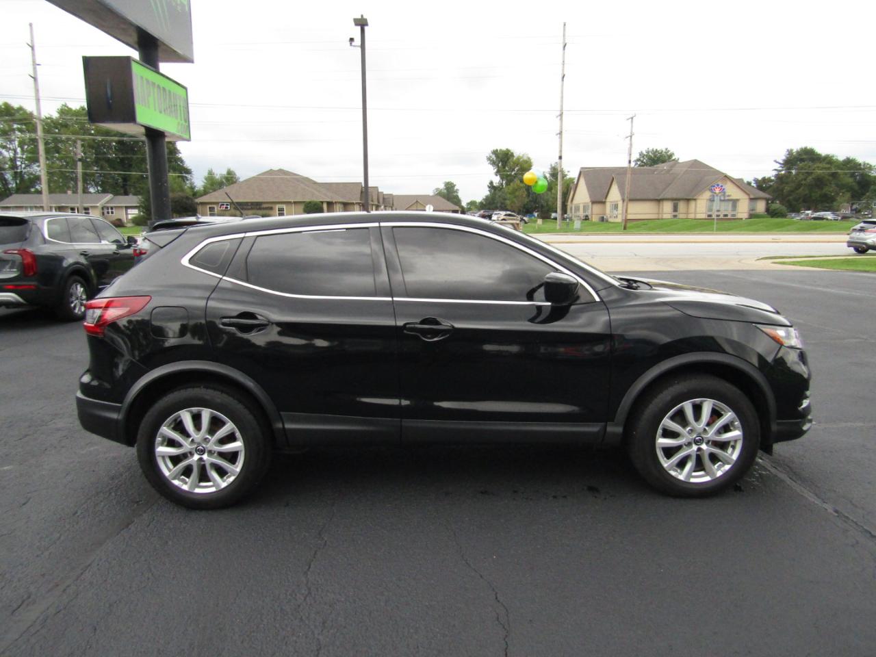 Nissan Rogue Sport S 2021