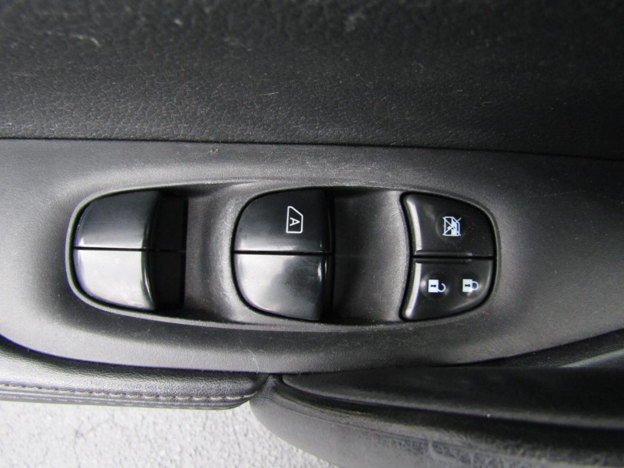 Nissan Rogue Sport S 2021