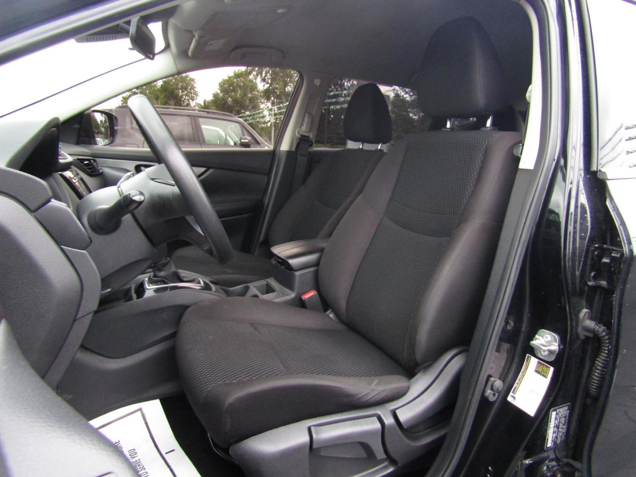 Nissan Rogue Sport S 2021