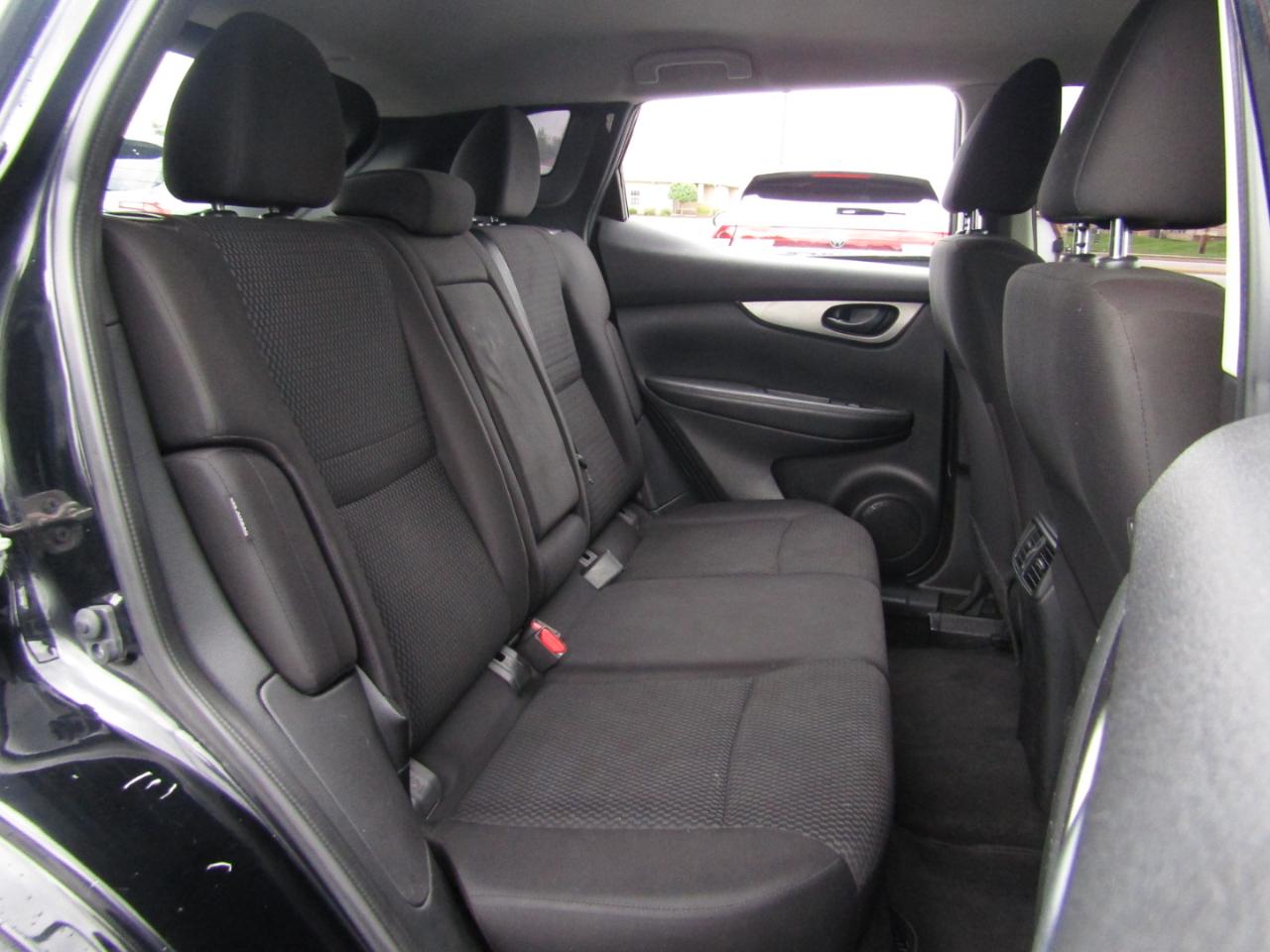 Nissan Rogue Sport S 2021