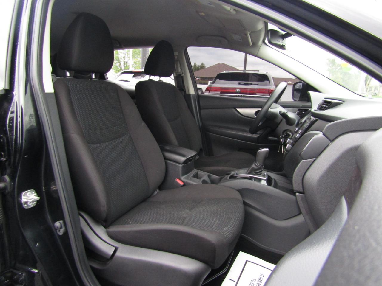 Nissan Rogue Sport S 2021
