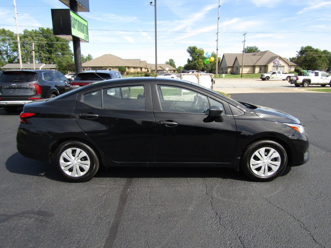 Nissan Versa S 2024