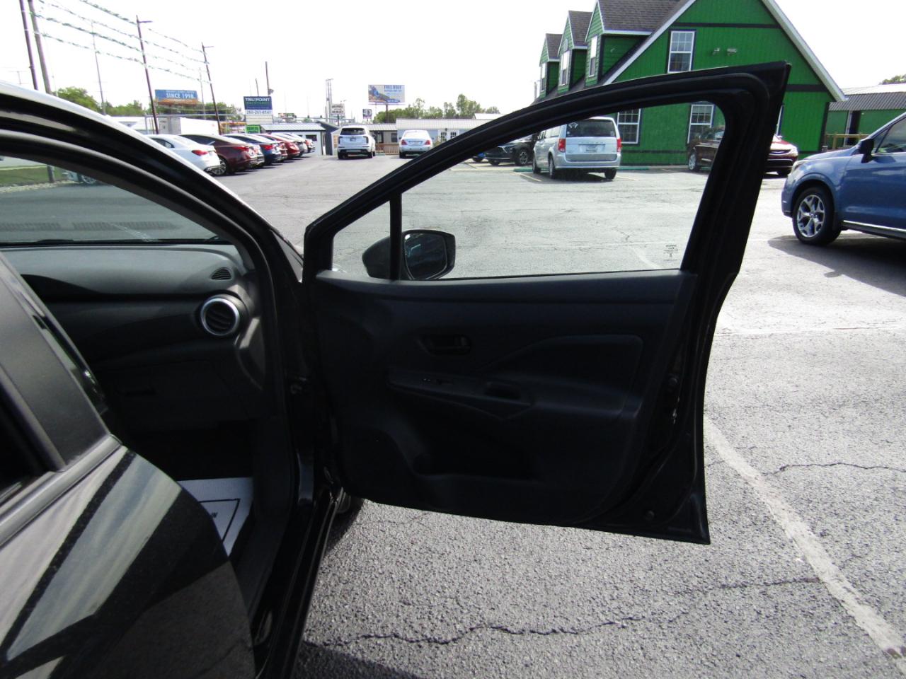 Nissan Versa S 2024
