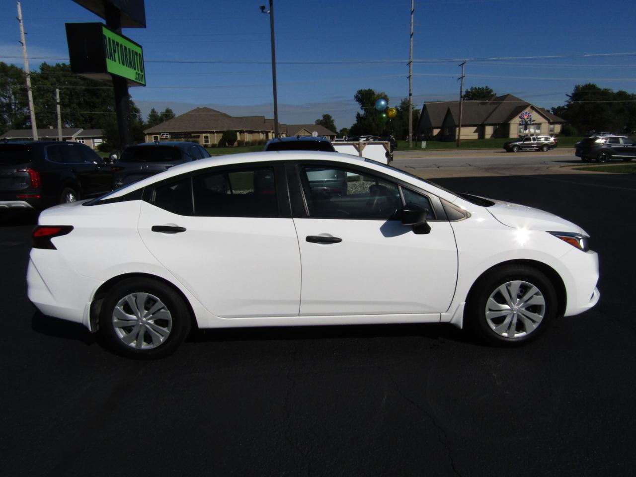 Nissan Versa S CVT 2020