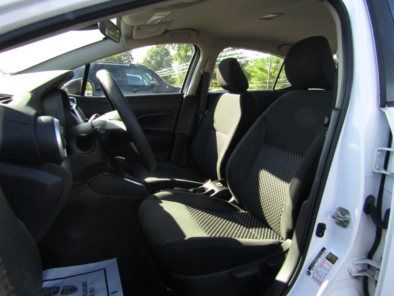 Nissan Versa S CVT 2020