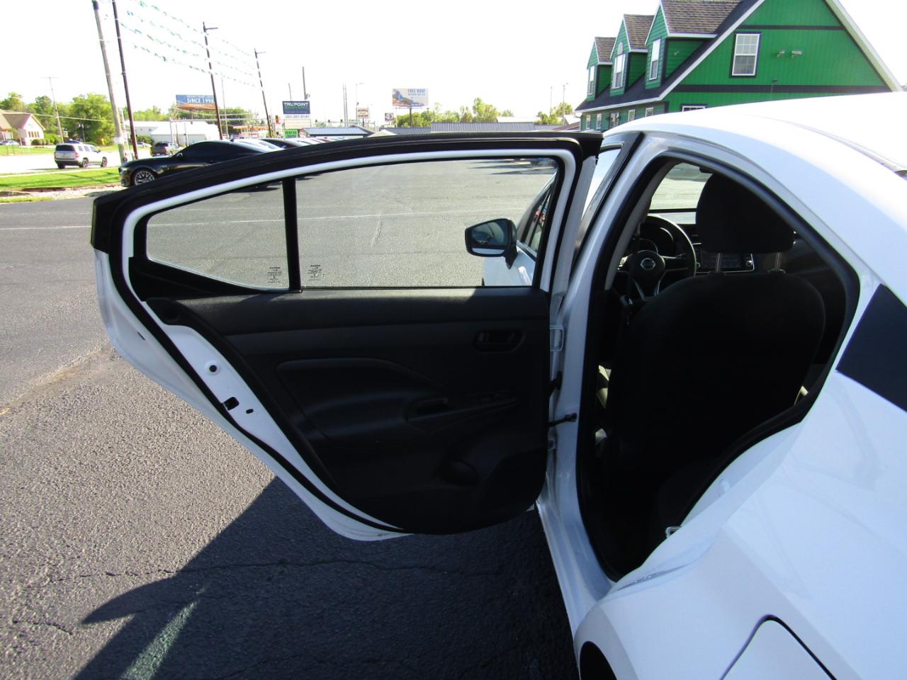 Nissan Versa S CVT 2020