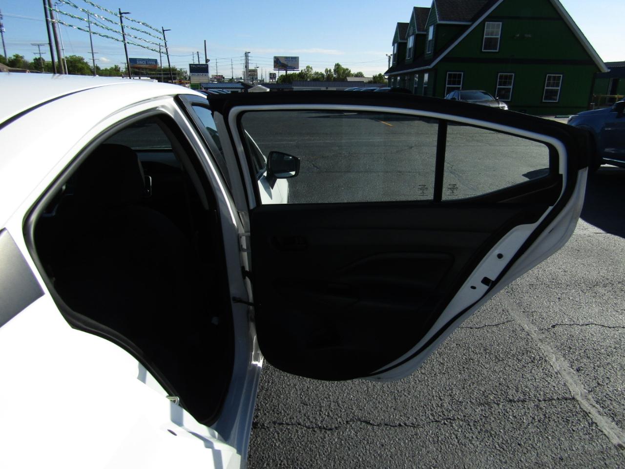 Nissan Versa S CVT 2020