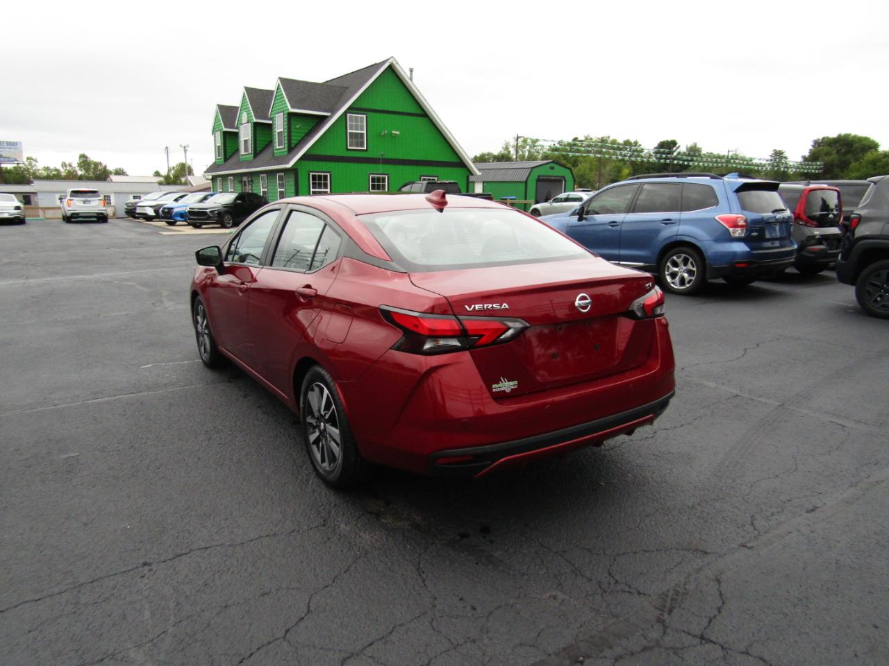 Nissan Versa SV 2021