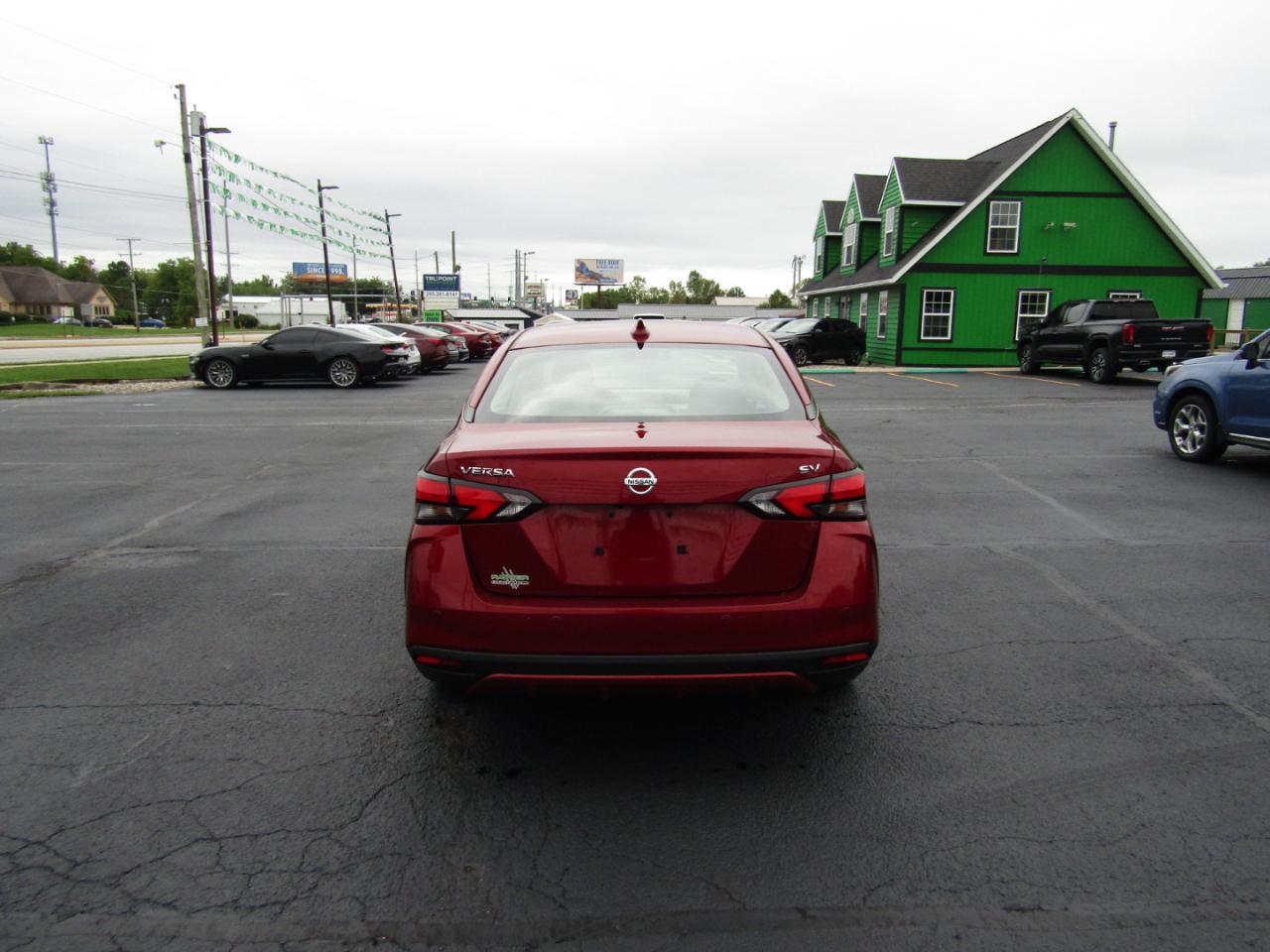 Nissan Versa SV 2021