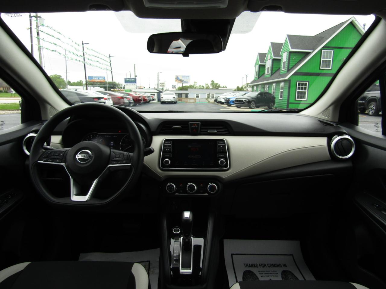 Nissan Versa SV 2021