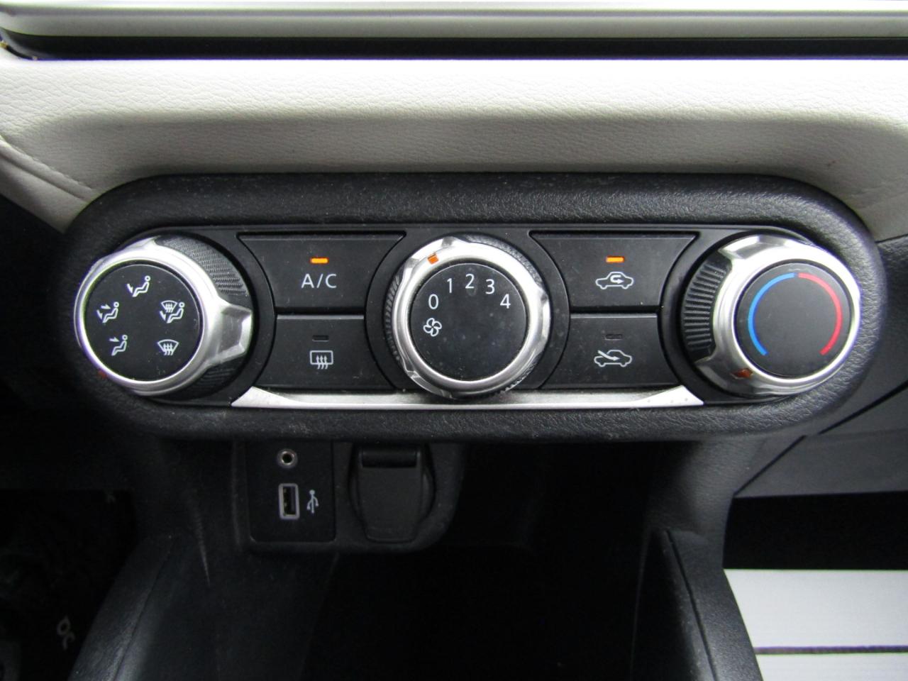 Nissan Versa SV 2021